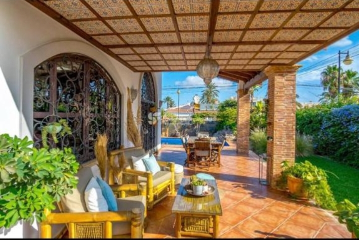 Villa for sale in Torrevieja