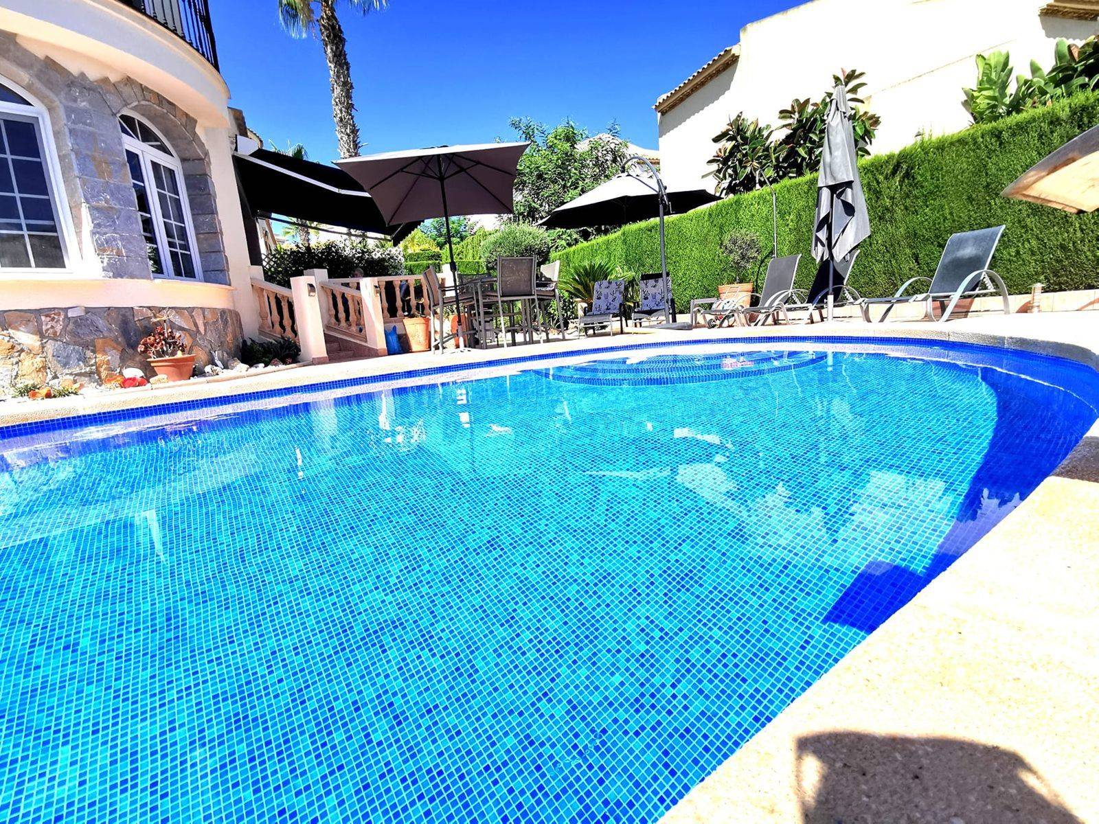 Villa en venta en Orihuela Costa