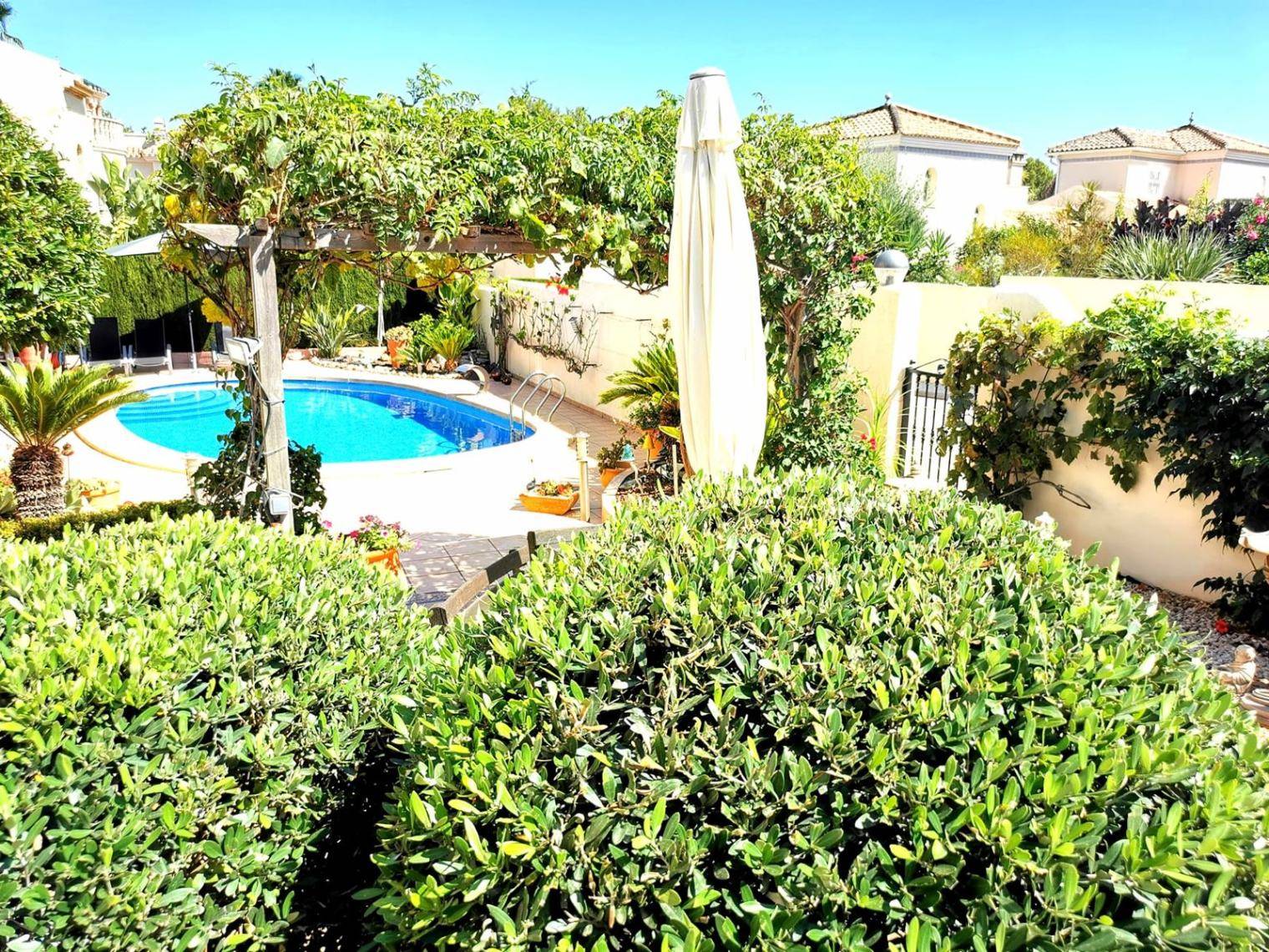 Villa en venta en Orihuela Costa