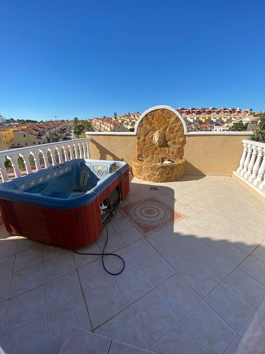 Villa en venta en Orihuela Costa