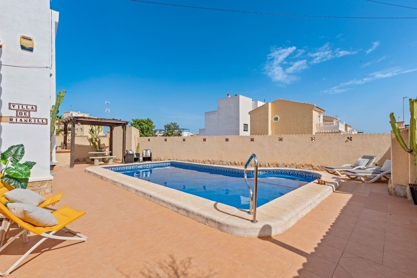 Villa en venta en Orihuela Costa