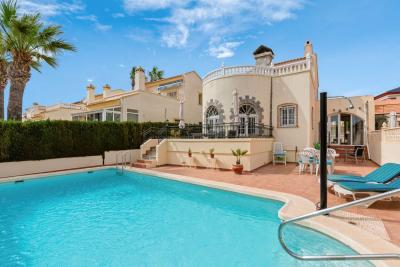 Villa for sale in Orihuela Costa