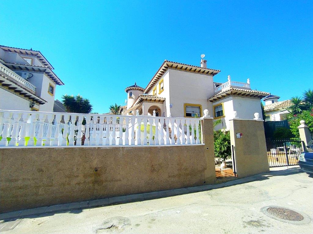 Villa for sale in Orihuela Costa