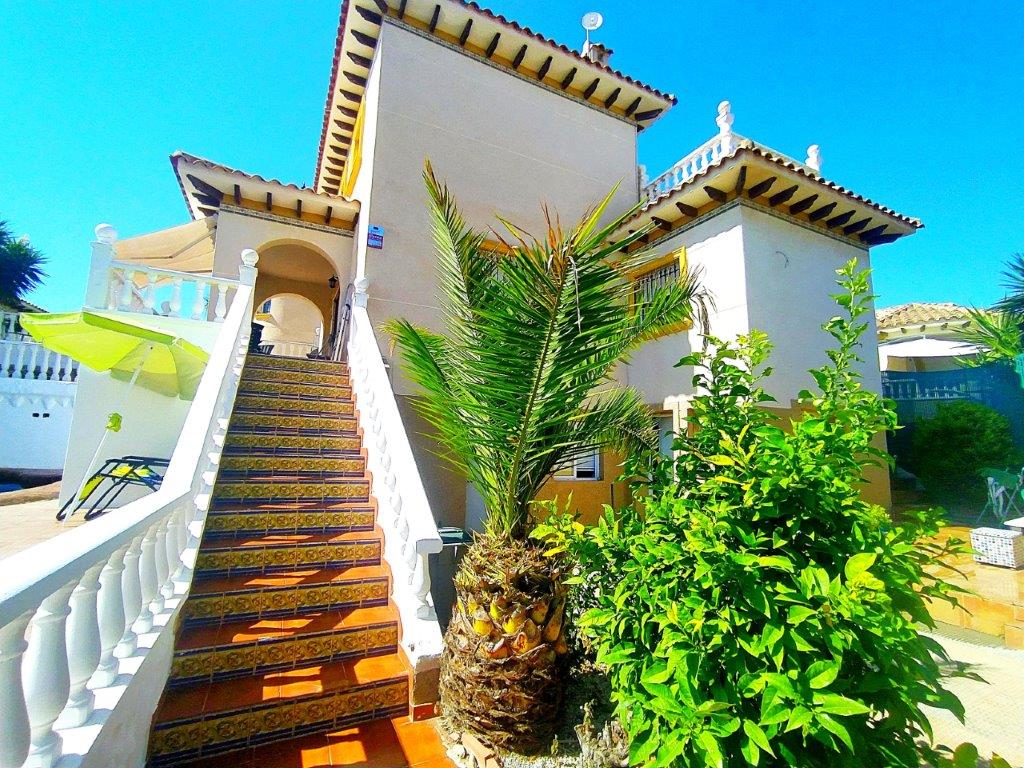 Villa for sale in Orihuela Costa