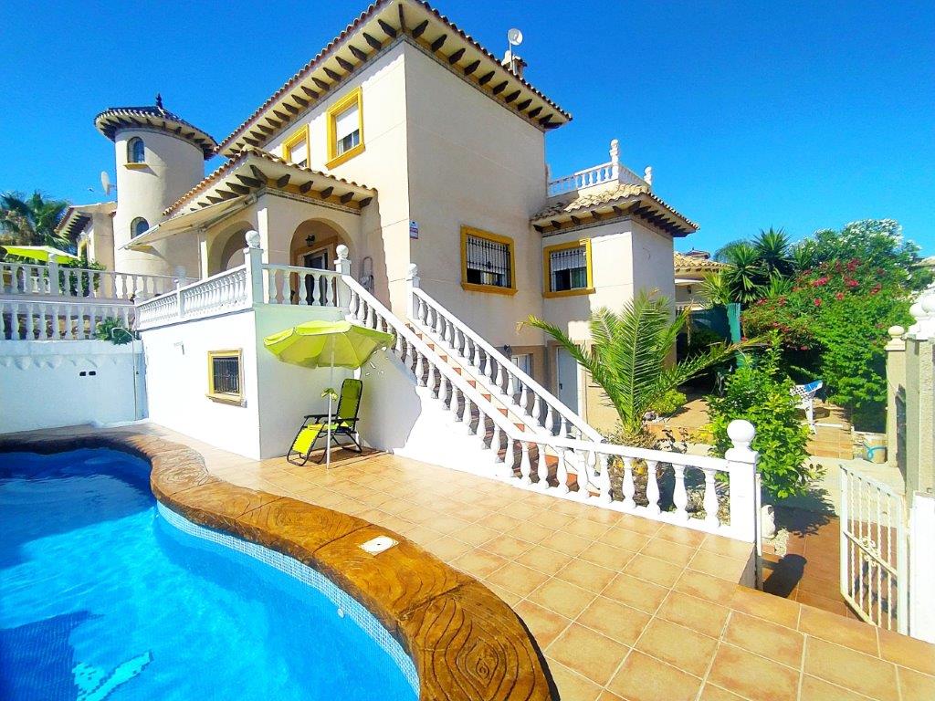 Villa for sale in Orihuela Costa