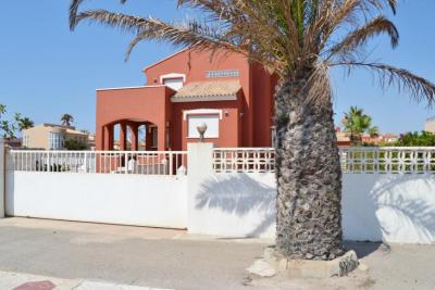 Villa for sale in La Manga del Mar Menor