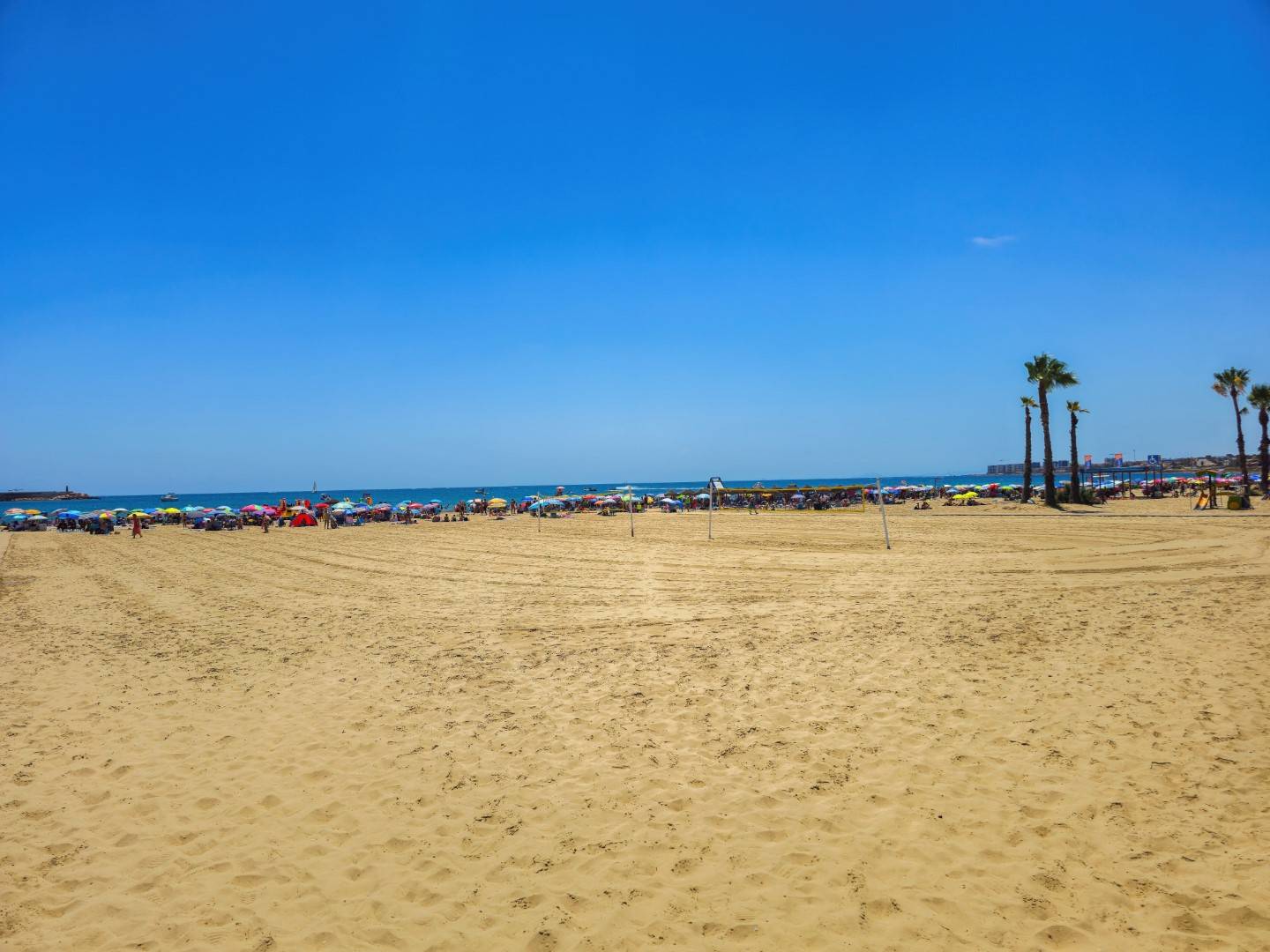 PISO REFORMADO CERCA DE LA PLAYA DE LOS NAUFRAGOS