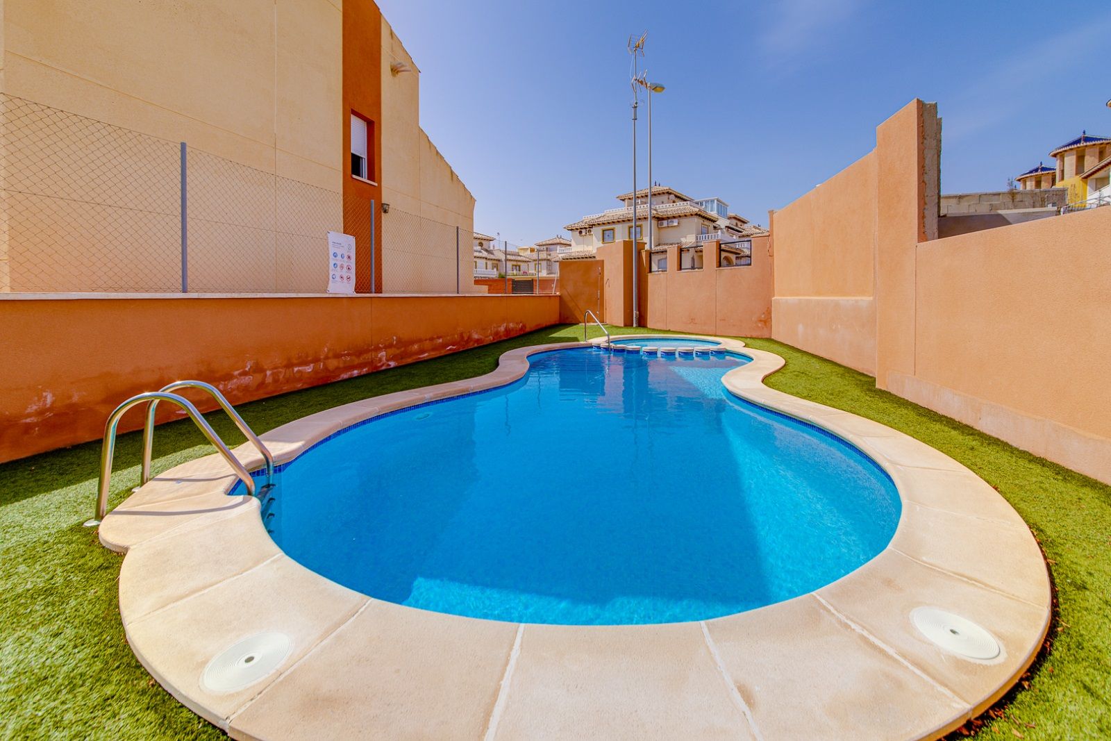 Chalet en venta en Orihuela Costa