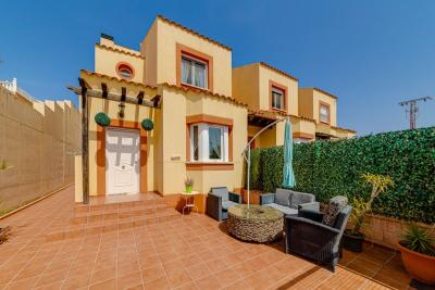 Chalet en venta en Orihuela Costa