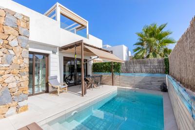 Villa en venta en Orihuela Costa